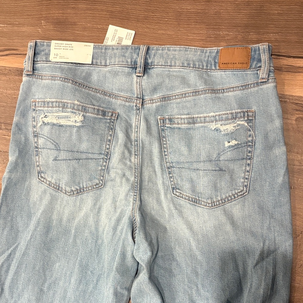 American Eagle | Distressed Light Blue Jeans - Picture 7 of 7